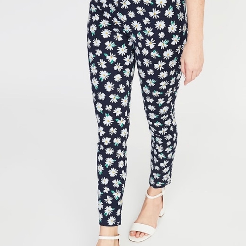 Cute daisy Old Navy pixie pants OBO